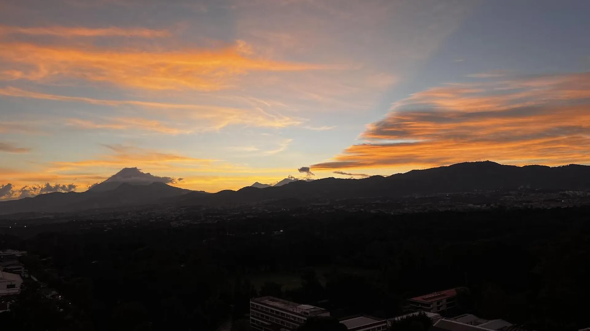 Luxury King Bed With Free Pool & Gym - Parque San Jorge Z11 Apartment Guatemala City