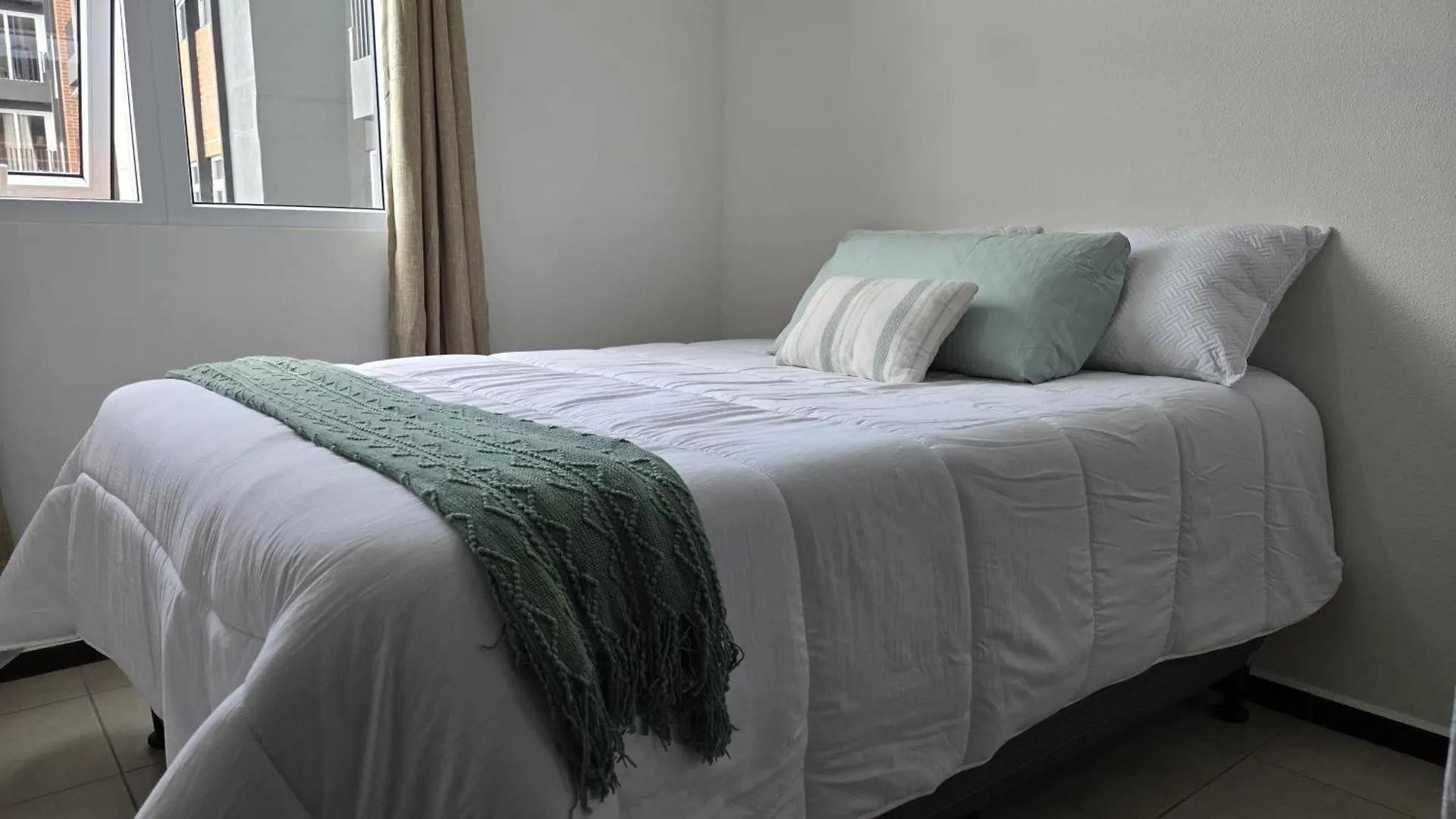 Luxury King Bed With Free Pool & Gym - Parque San Jorge Z11 Apartment Guatemala City