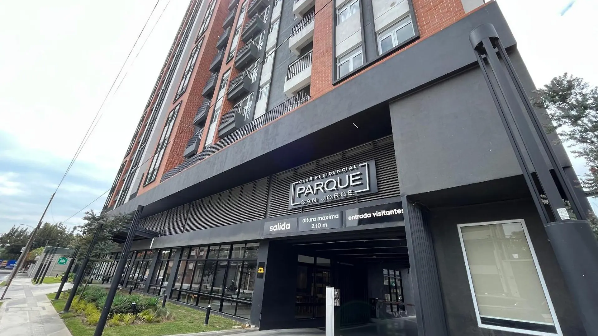 Luxury King Bed With Free Pool & Gym - Parque San Jorge Z11 Apartment Guatemala City