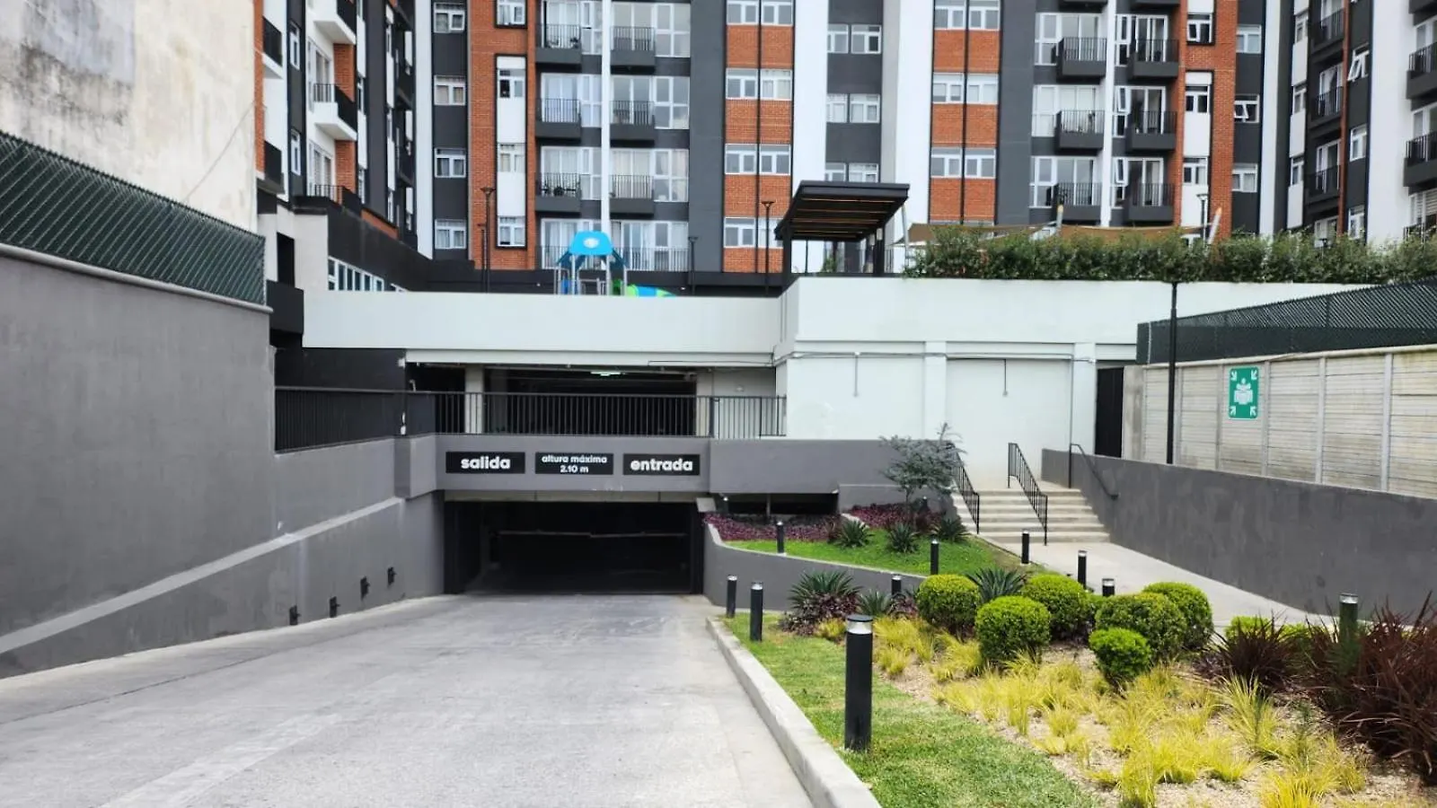 Luxury King Bed With Free Pool & Gym - Parque San Jorge Z11 Apartment Guatemala City Guatemala