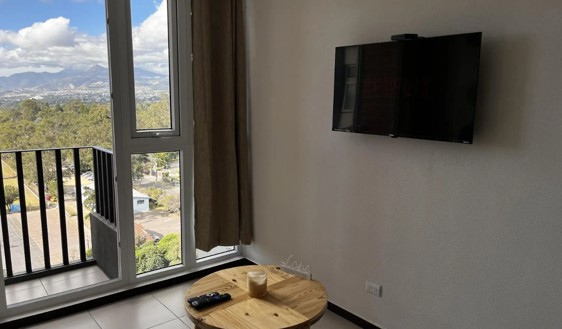 Luxury King Bed With Free Pool & Gym - Parque San Jorge Z11 Apartment Guatemala City