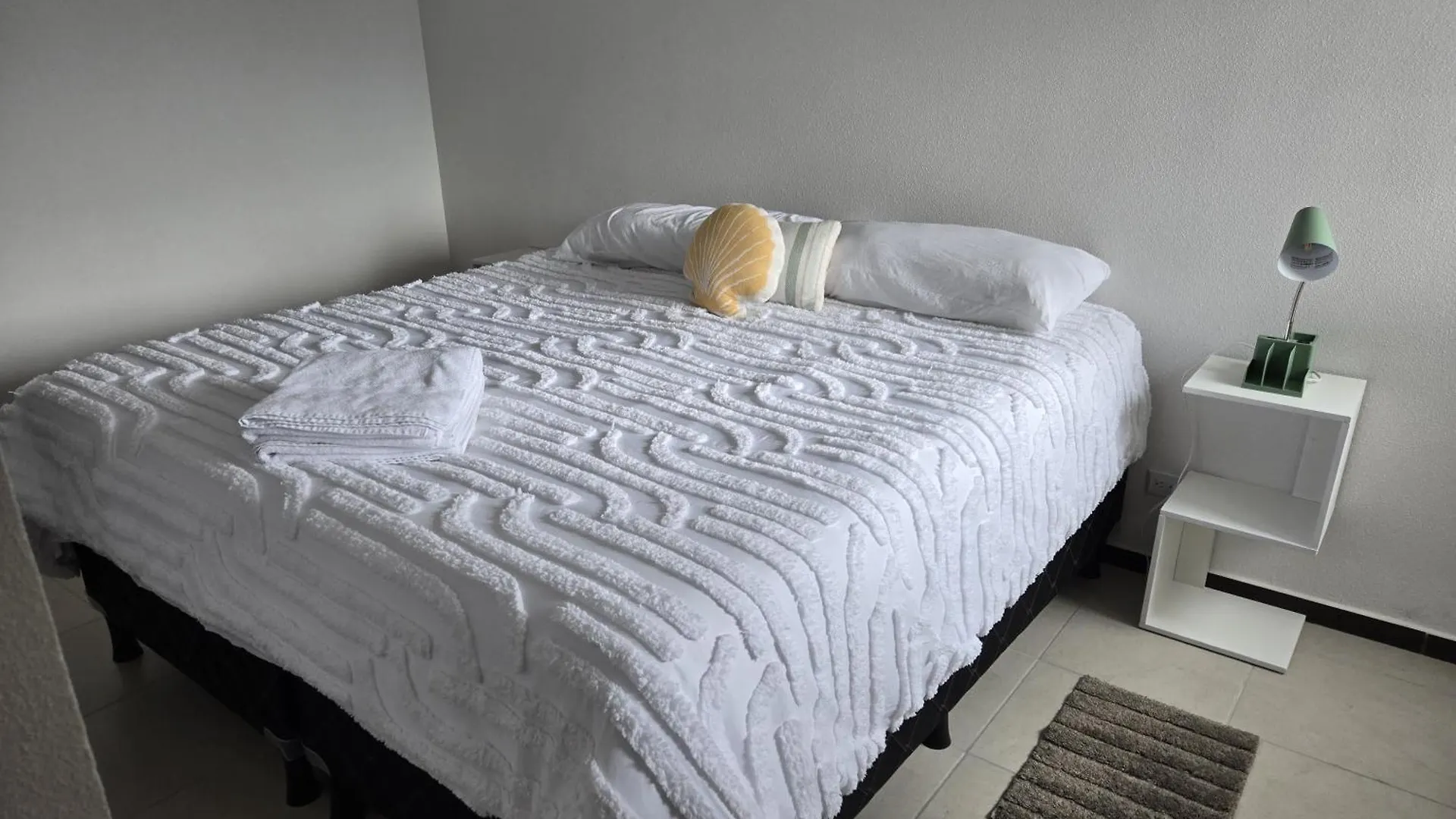 Luxury King Bed With Free Pool & Gym - Parque San Jorge Z11 Apartment Guatemala City